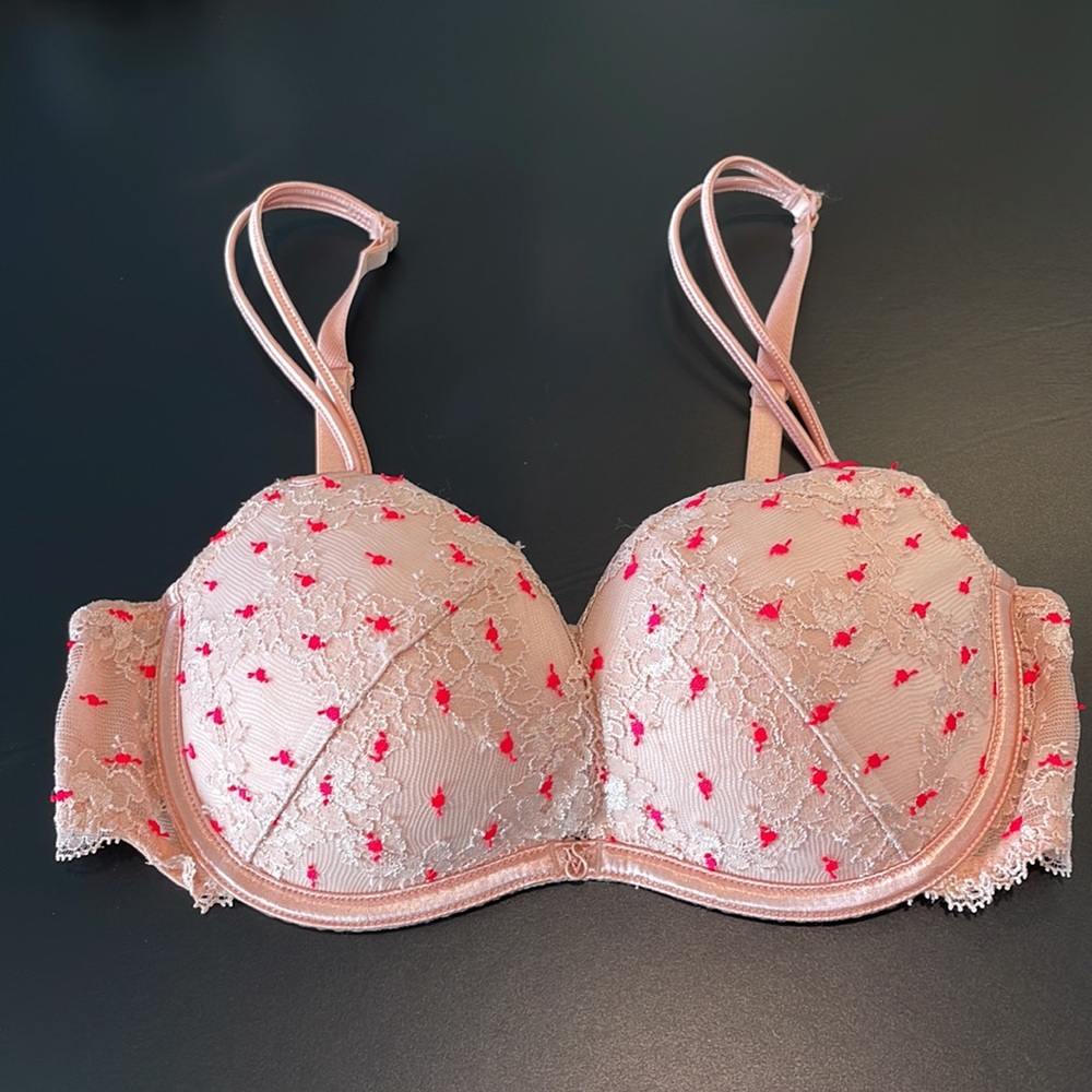 Victoria’s Secret Plunge Bra 34B